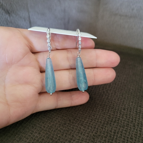 Iris & Lily Blue💙 Teardrop💧Gemstone Earrings - Picture 6 of 14